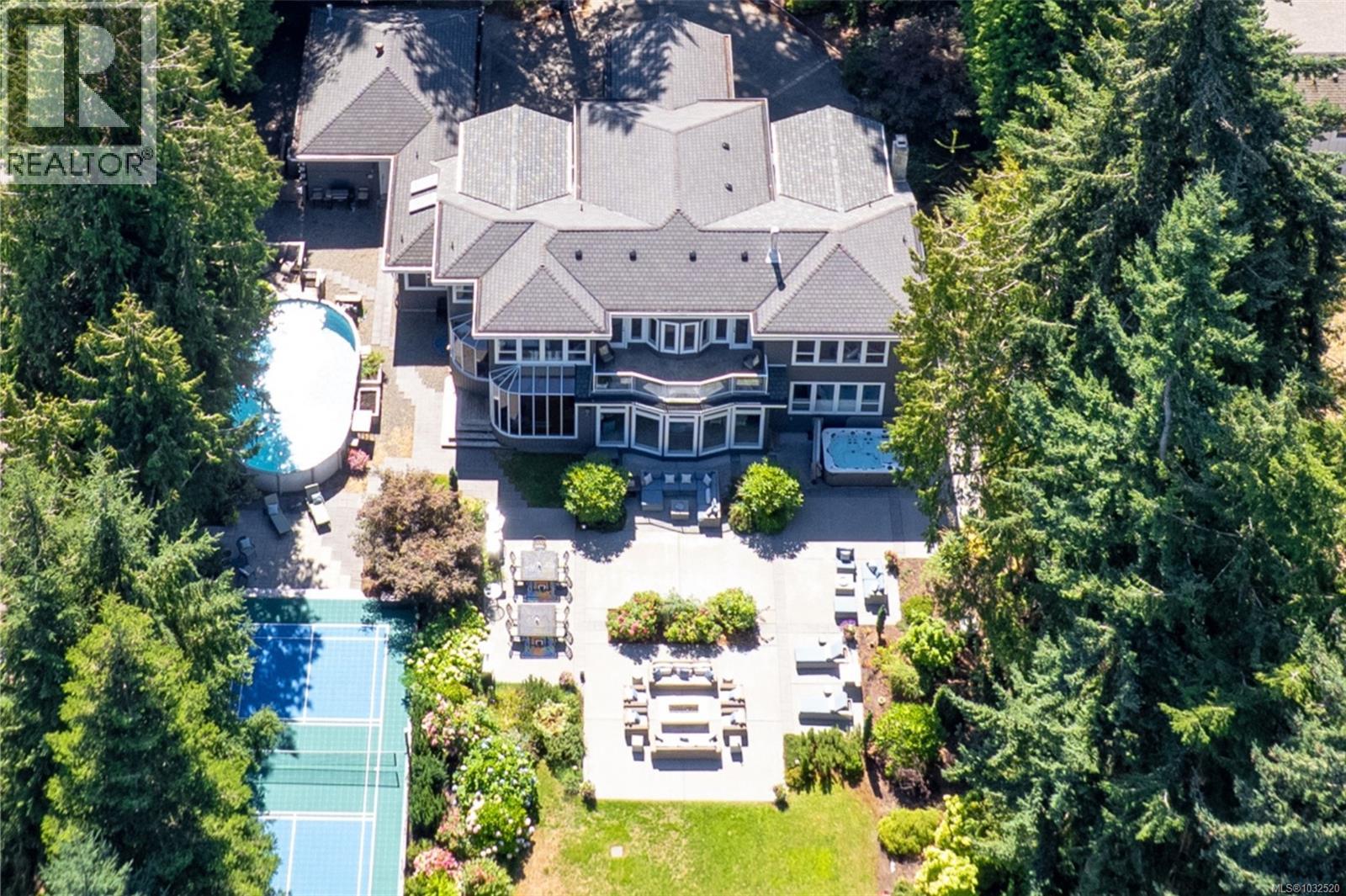 1895 Widgeon Rd, Qualicum Beach