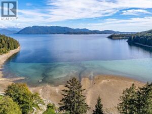 12683 HIGHWAY 101, Powell River