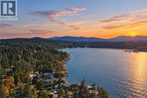 1459 Whitecap Rd, Nanoose Bay