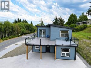 2071 Pioneer Hill Dr, Port McNeill