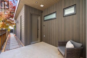 2 3657 W 11TH AVENUE, Vancouver