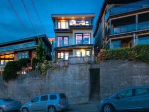 15061 VICTORIA AVENUE, White Rock