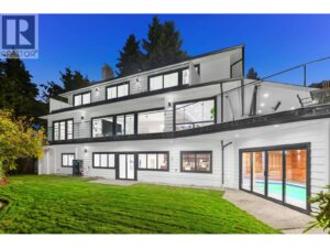 4325 DELBROOK AVENUE, North Vancouver